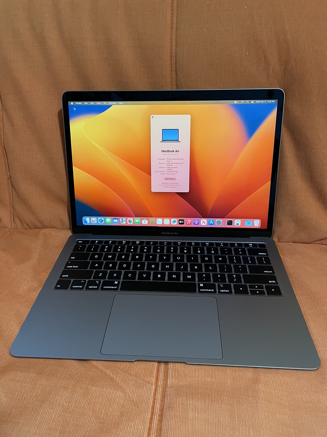 MacBook Air 2019, i5, 13-inch image indicator(2)