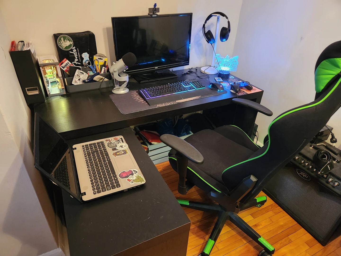 NEED IT GONE BEFORE SATURDAY!!New Ikea Desk + gaming chair - photo 2