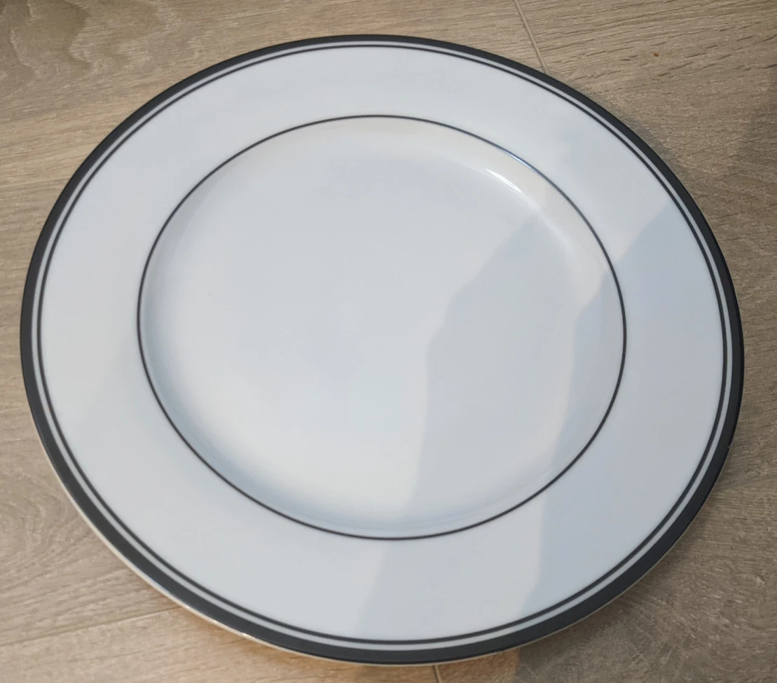 set of 4 Dinner Plates thumbnail