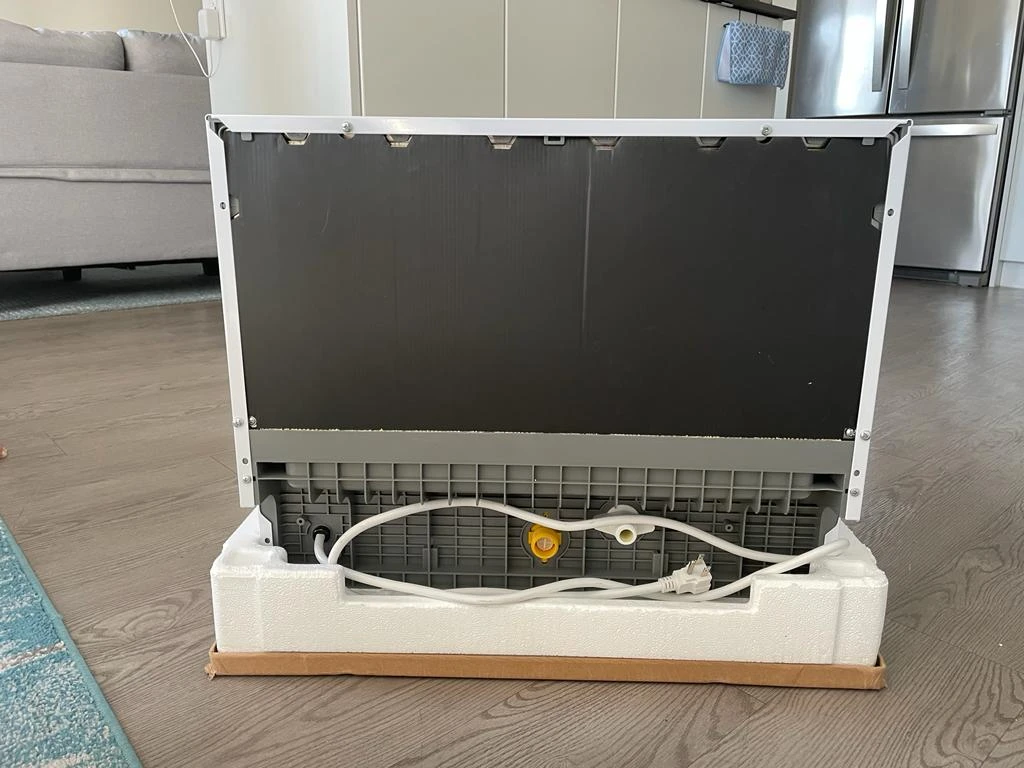 6 months old Danby Countertop Dishwasher - photo 2