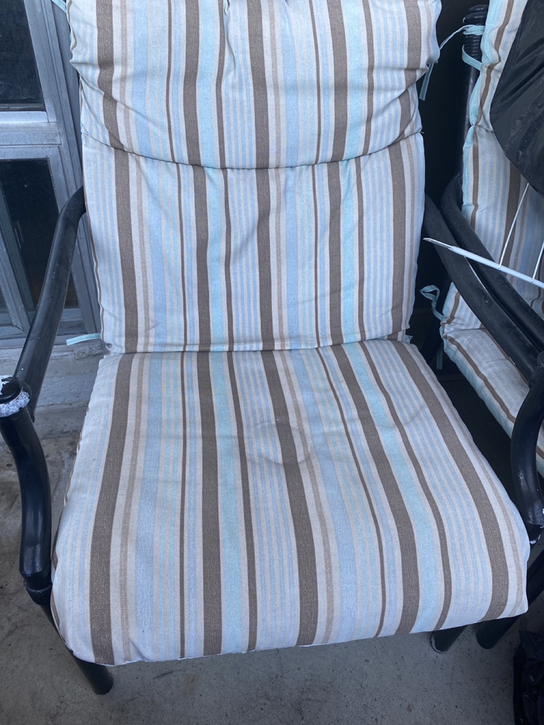 4 balcony chairs