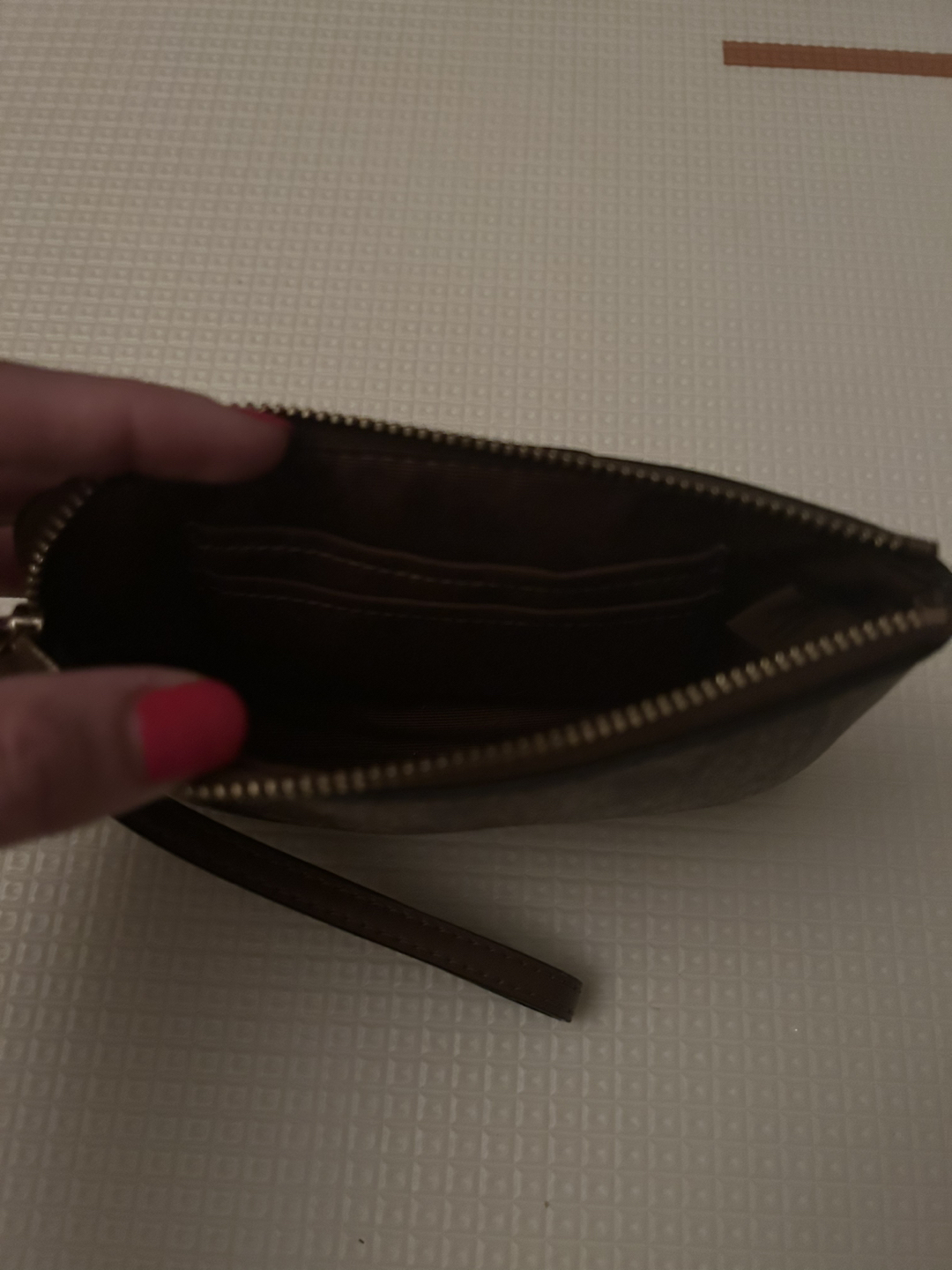 Coach Wristlet image indicator(3)