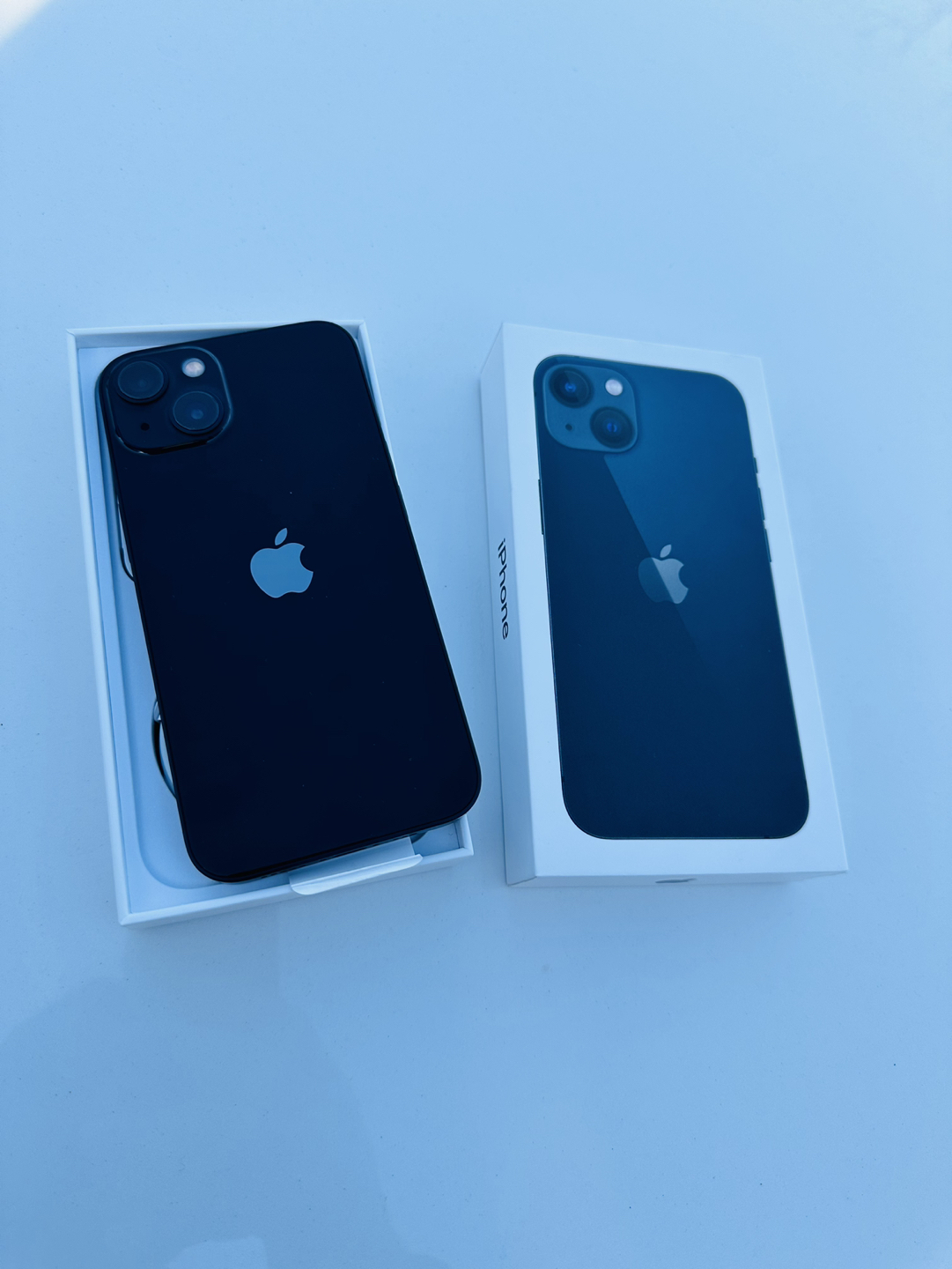 IPhone 13 128GB midnight Lock to Bell and Virgin Mobile - photo 4