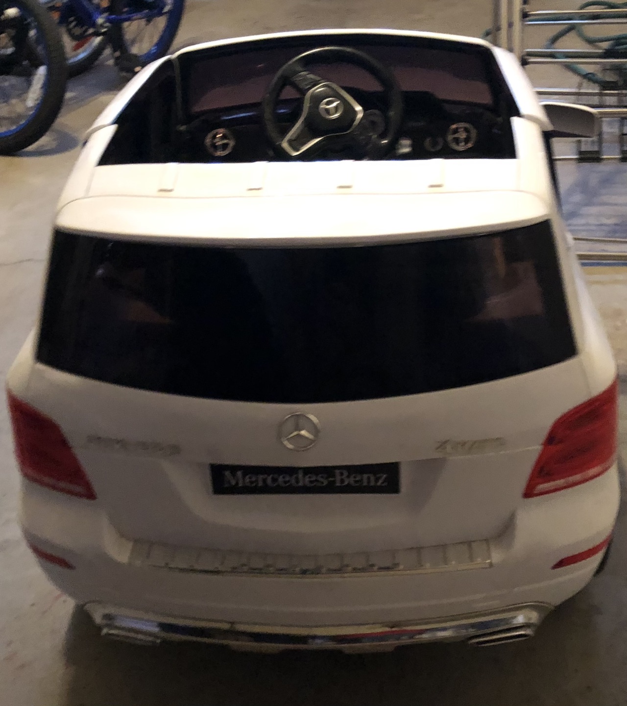 Mercedes-Benz GLK Ride-On Car - photo 4