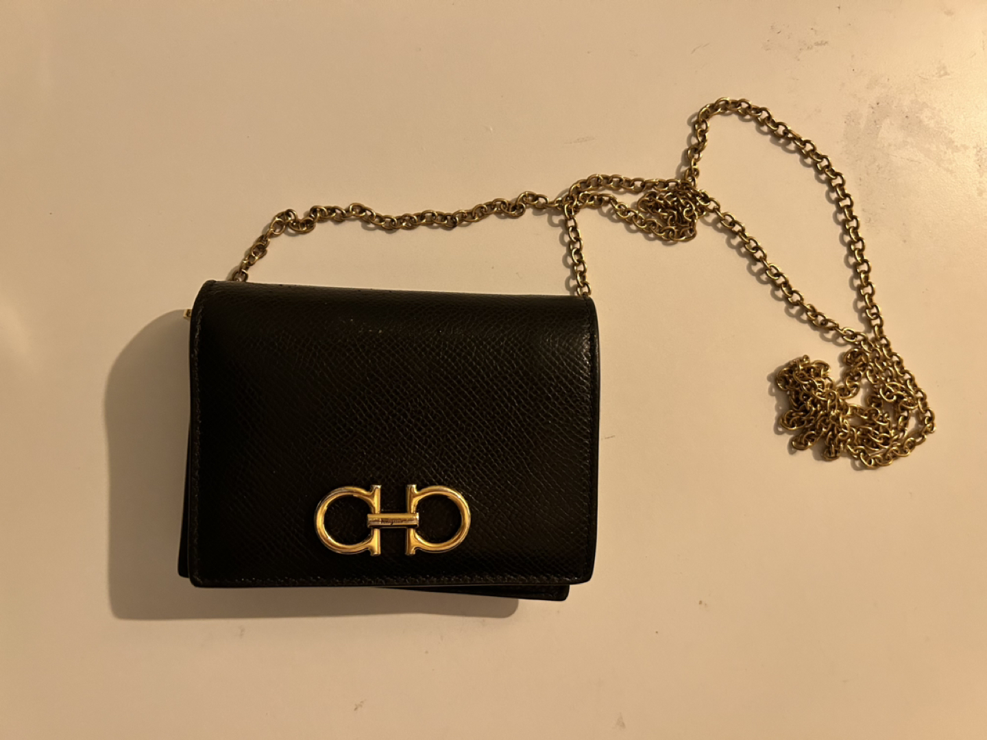Salvatore Ferragamo wallet on chain thumbnail