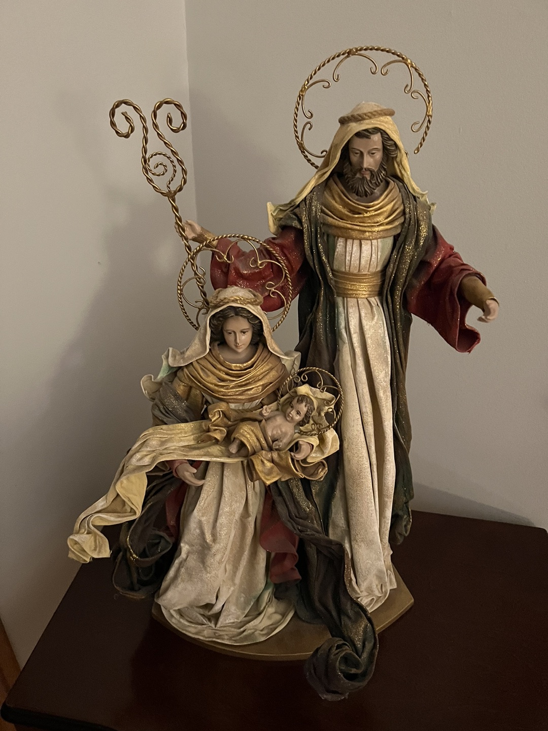 Holy family statue thumbnail