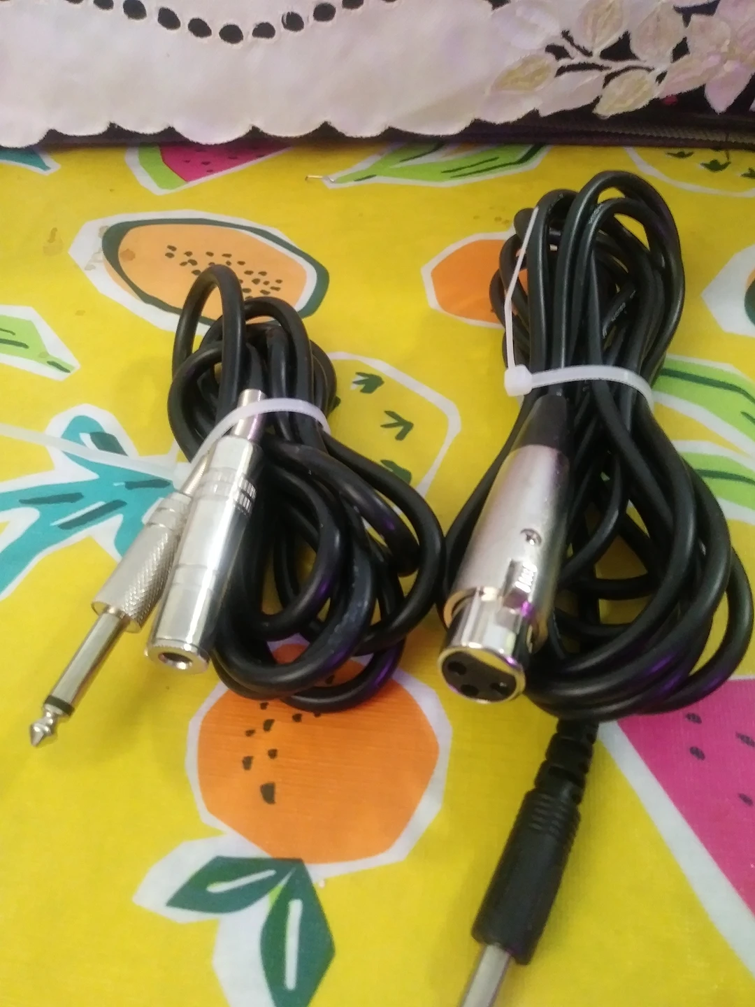 Audio Cables and connectors, three pin XLR image indicator(3)
