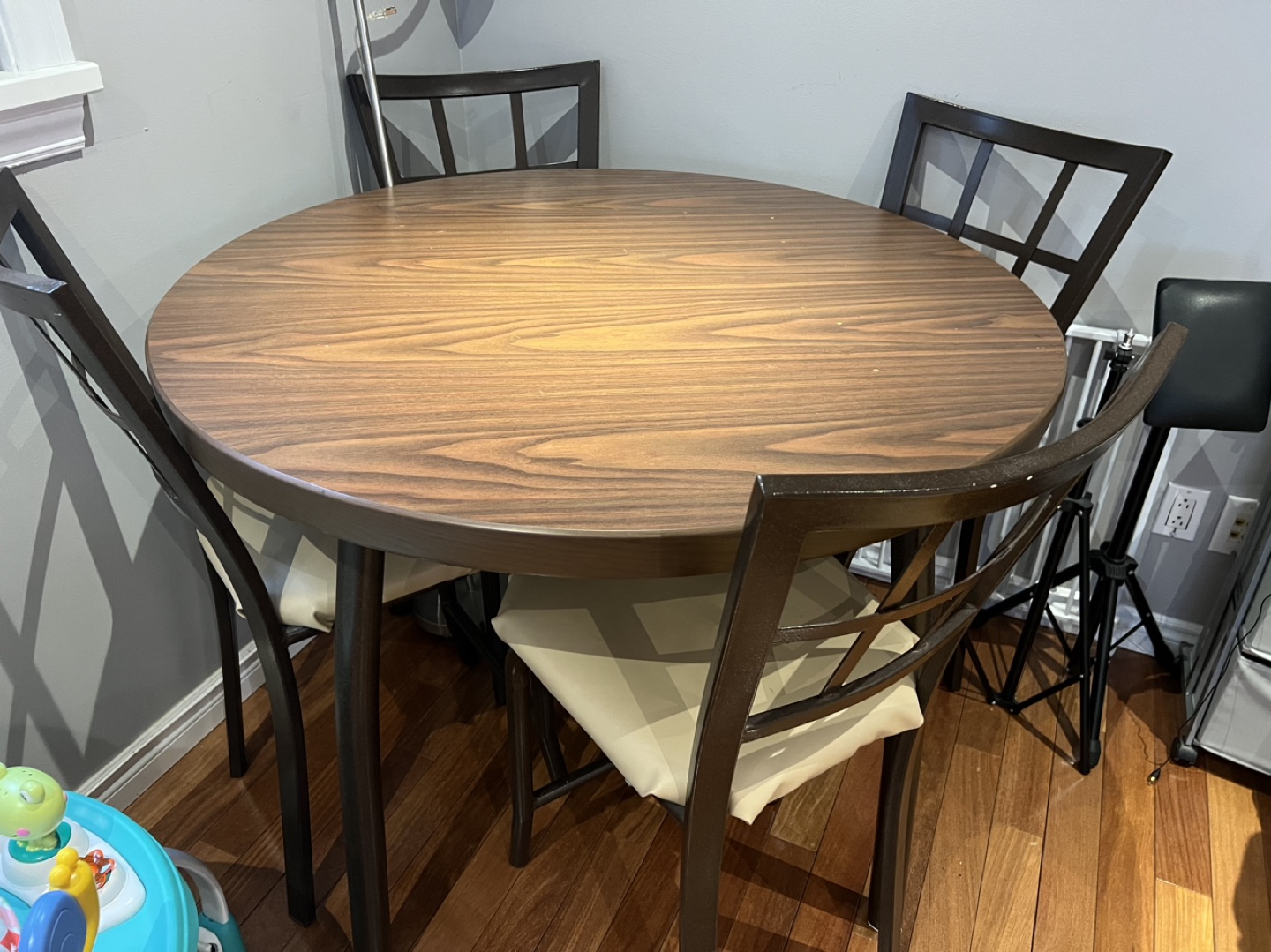Dinning table