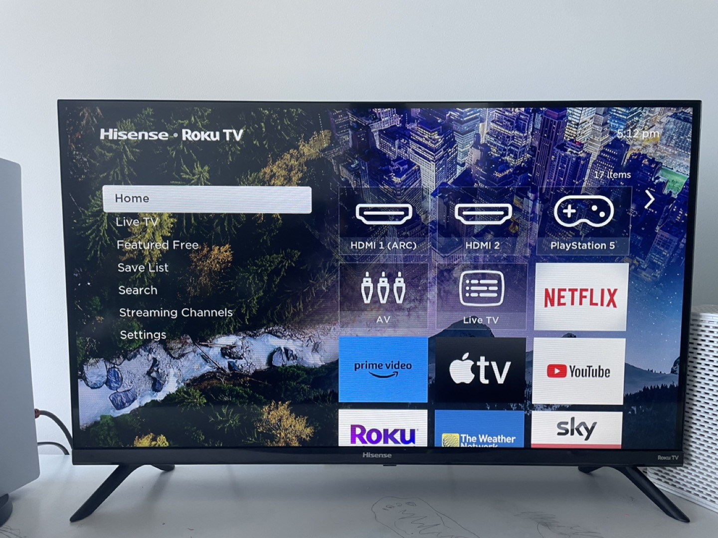 32” Hisense Roku smart TV with Remote