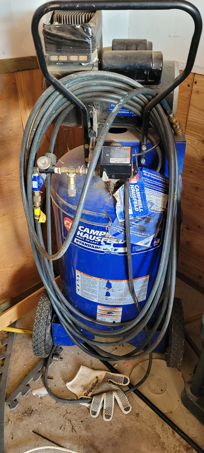 AIR COMPRESSOR