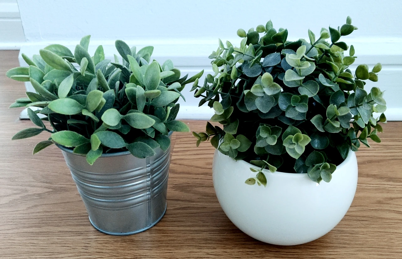 Artificial potted plants