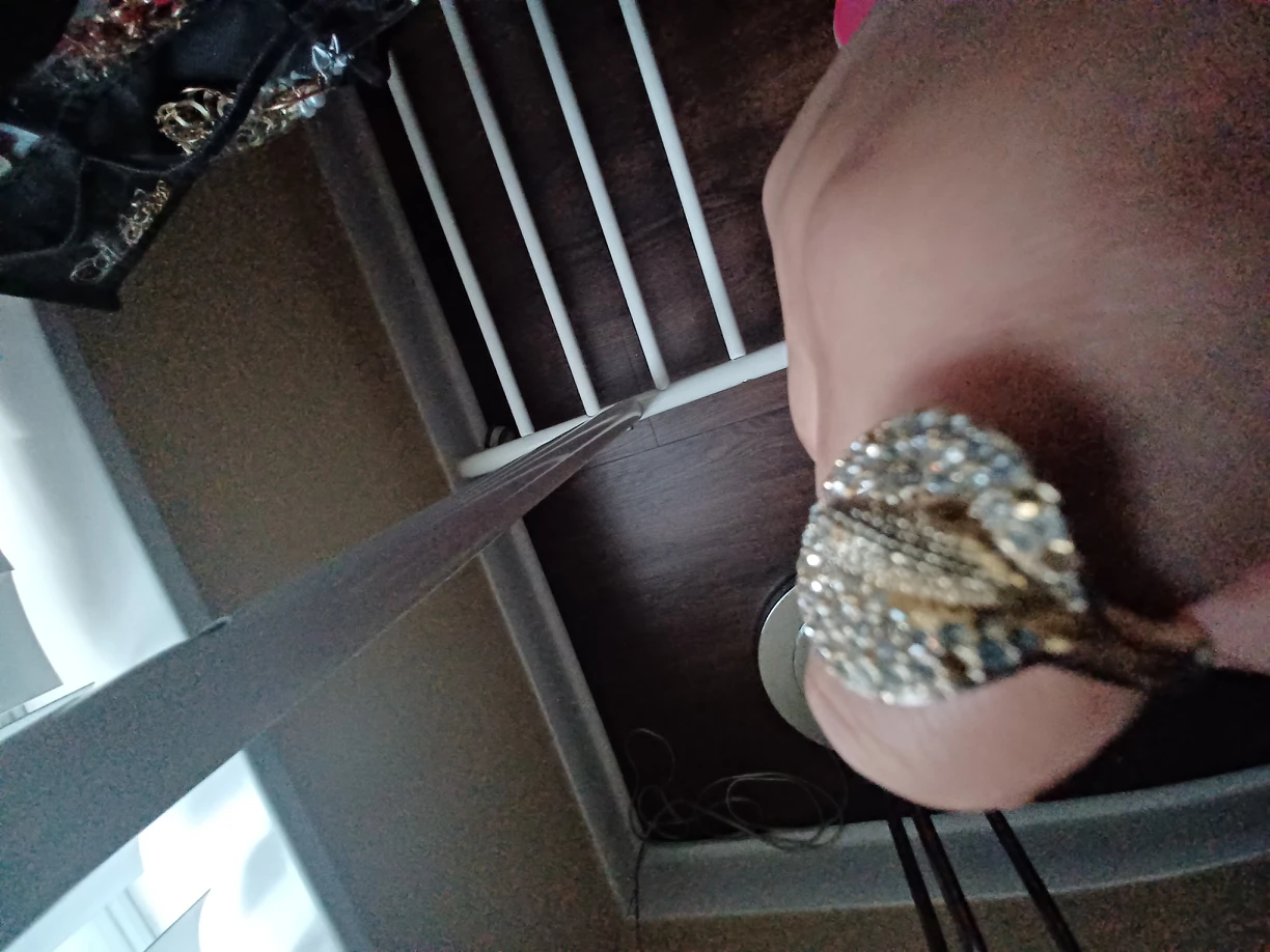 bejewelled flower ring image indicator(3)