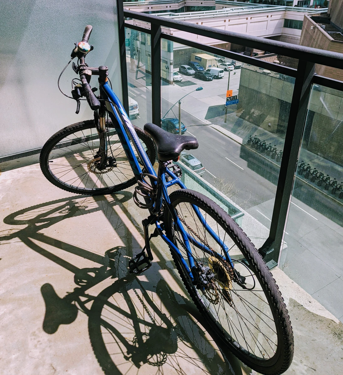 Bike - CCM hybrid bike - photo 2