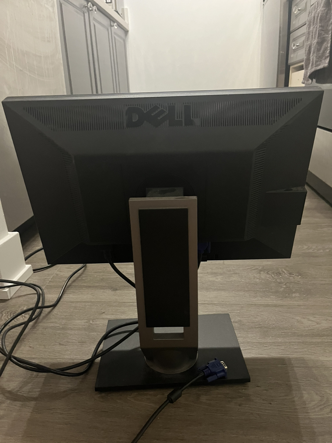 19” Dell LCD Computer Monitor - Adjustable and like new - photo 2