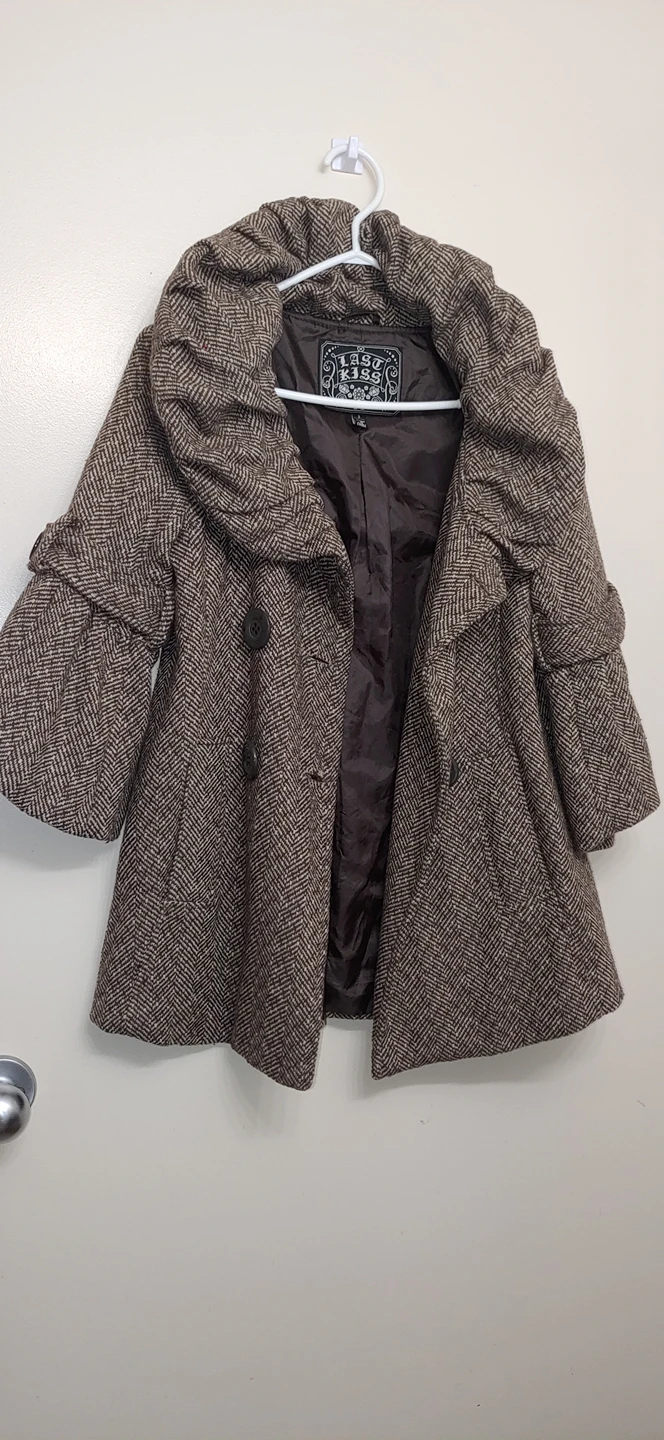 Fashionable brown Coat Size small fits to medium - photo 3