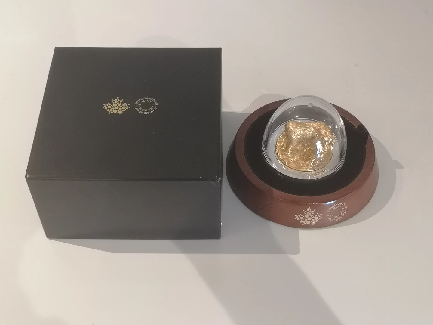 RCM 2017 $100 Pure Silver Coin - Sculpture of Grizzly Bear thumbnail