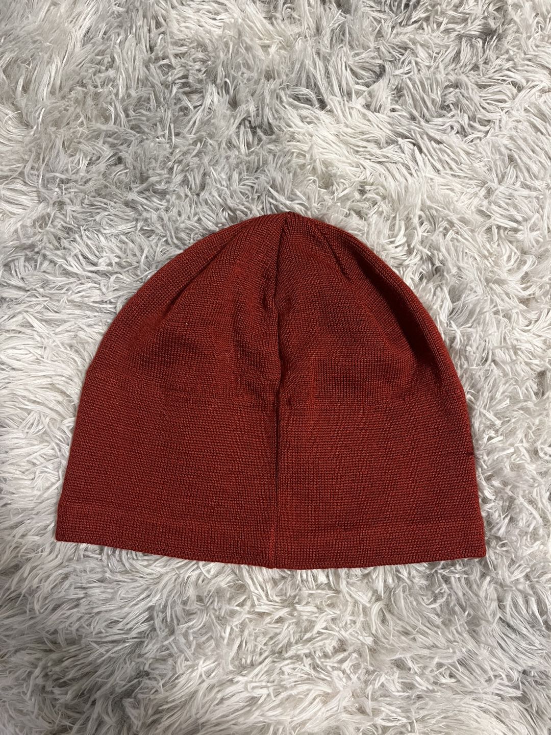 ARCTERYX beanie barely worn. - photo 2