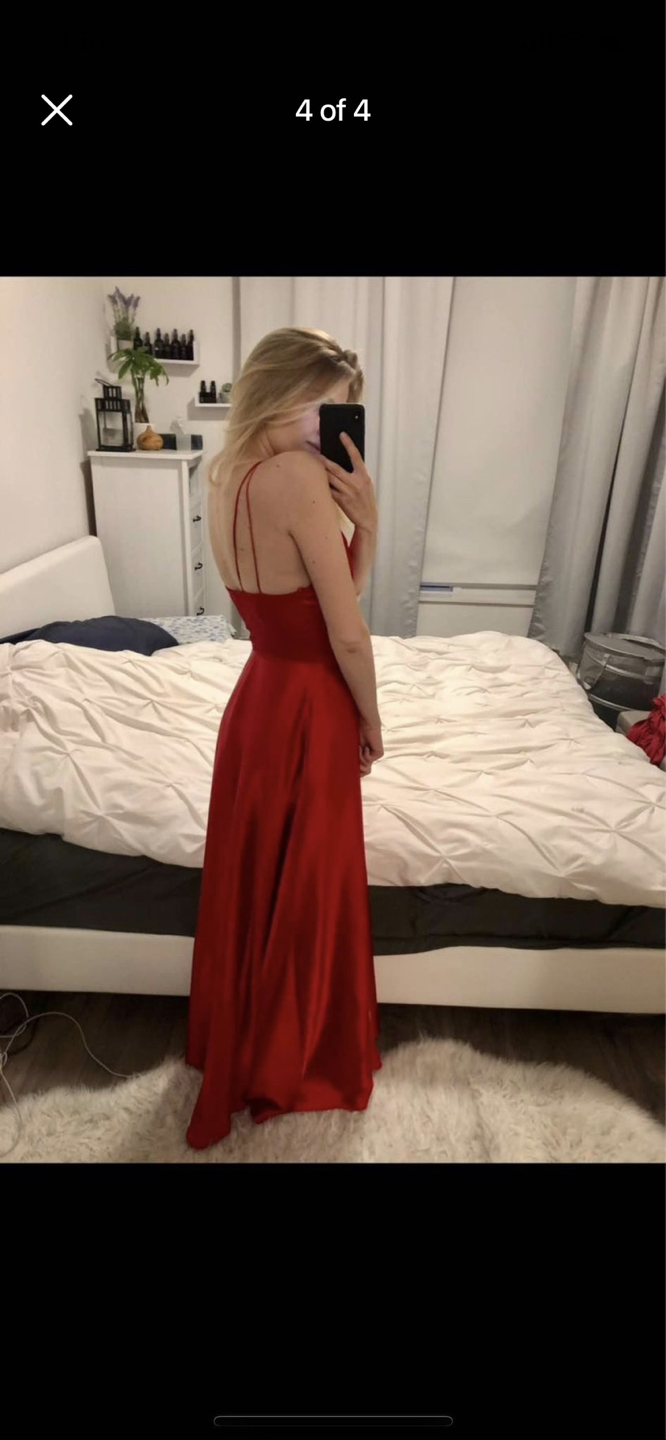 V neck strappy fit and flare gown image indicator(4)