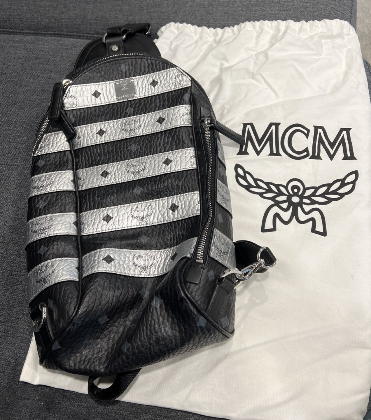 Man’s cross body leather bag.
