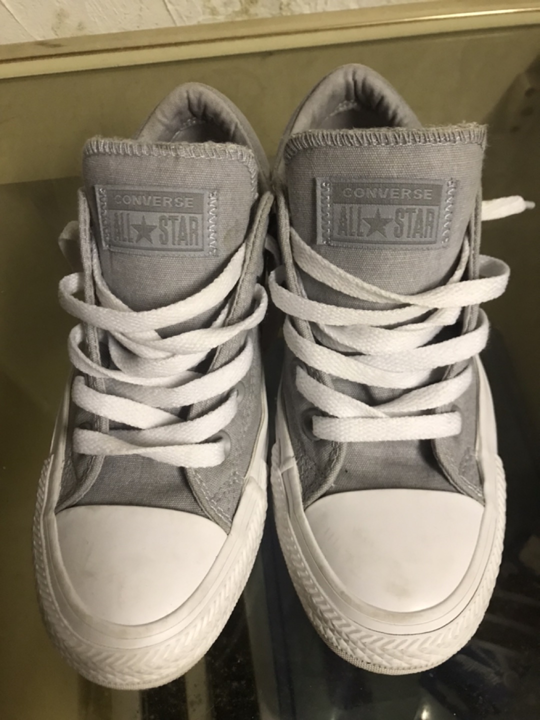 Converse Ladies Shoes Size 5 thumbnail