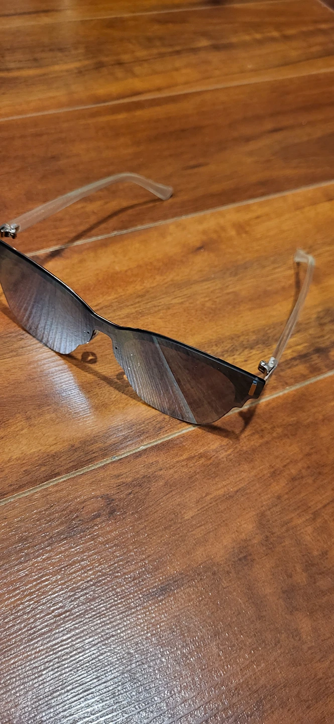 Sunglass