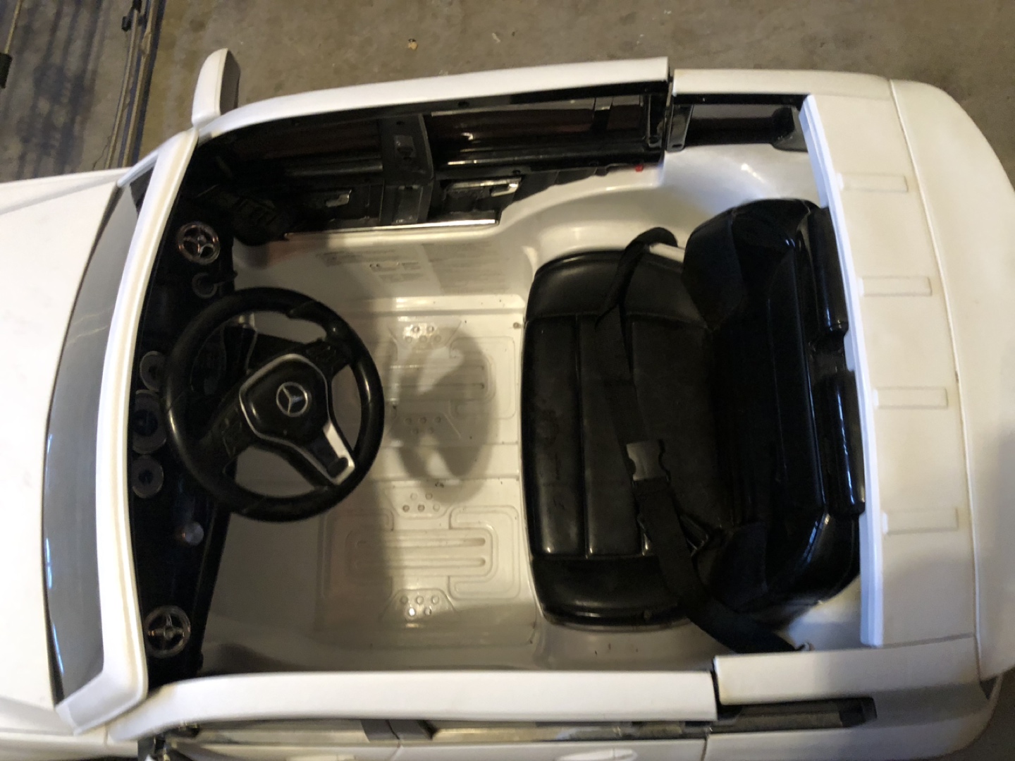 Mercedes-Benz GLK Ride-On Car - photo 5
