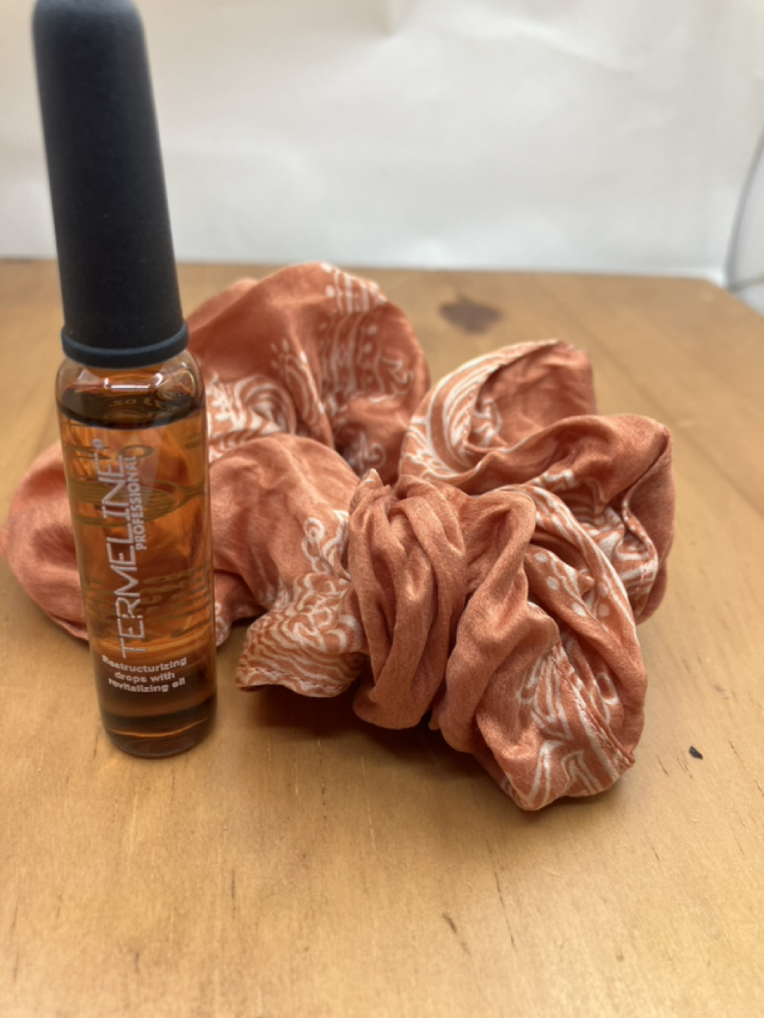 #freecycle Italian Hair Oil treatment & Turkish Silk Scrunchy - photo 3