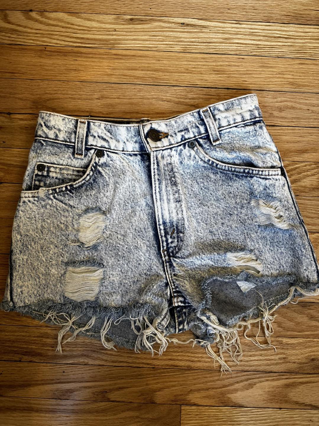 Jean shorts thumbnail