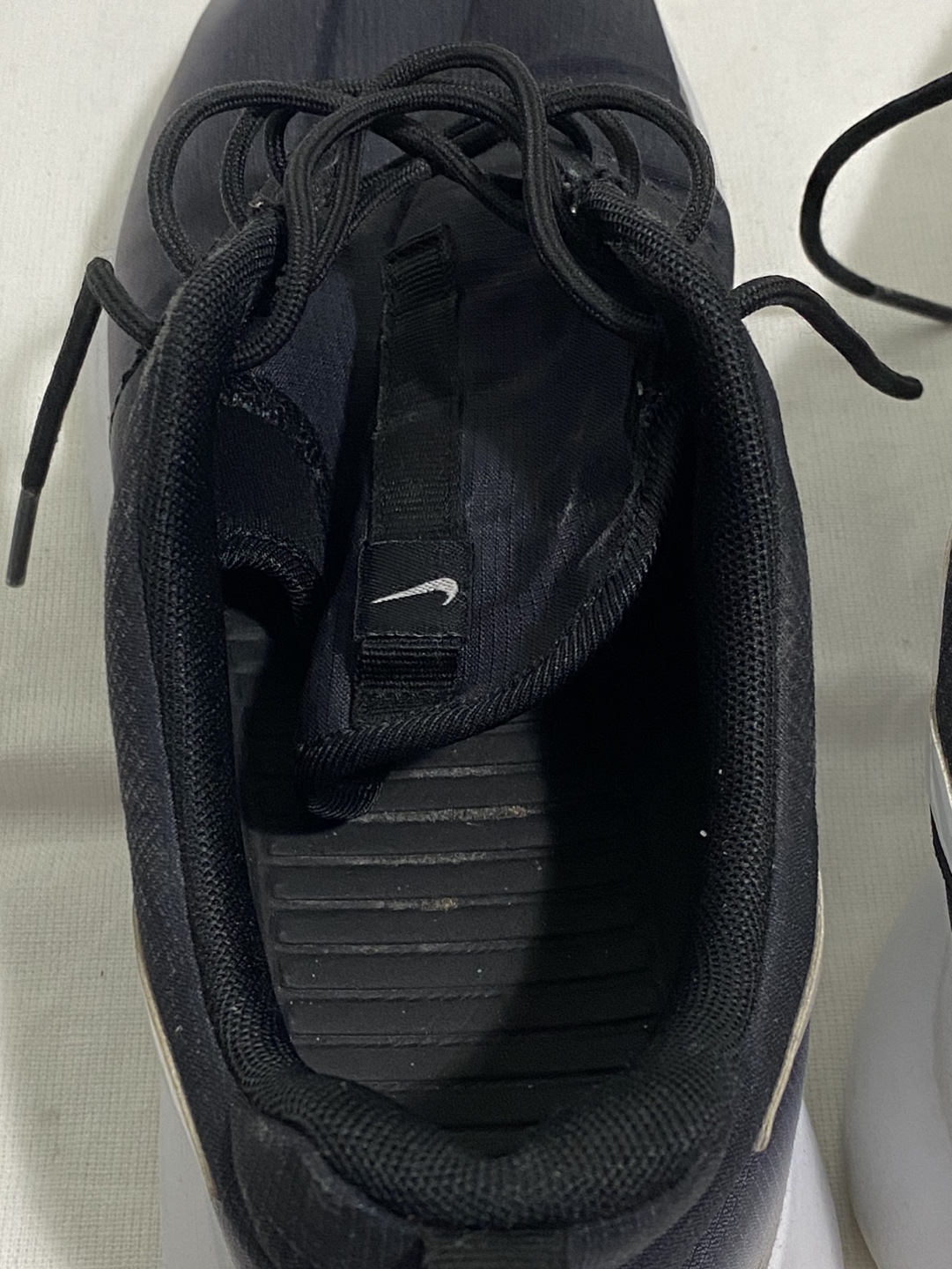 Nike Sneakers Runners Black Size 9 image indicator(8)