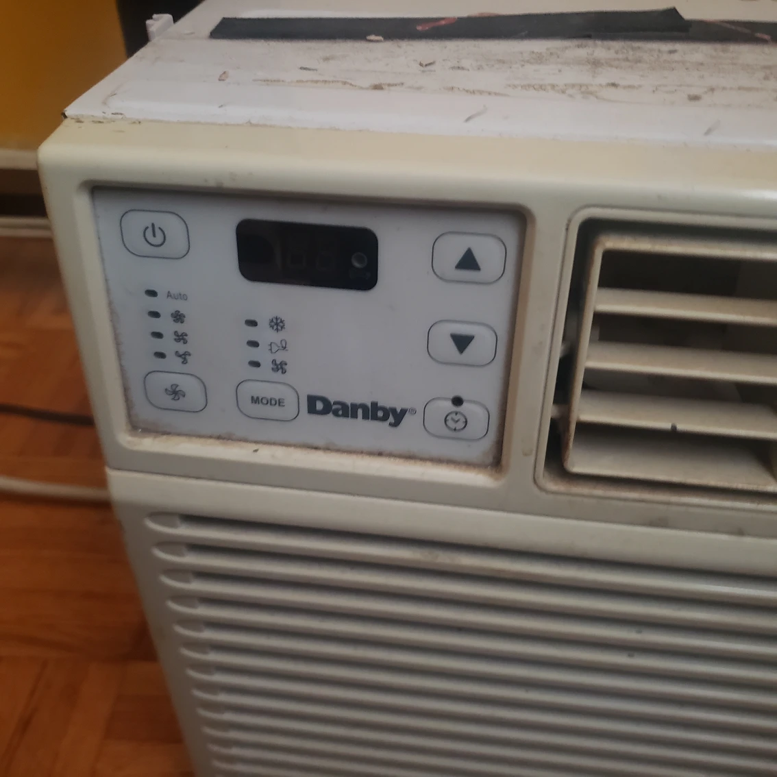 air conditioner - photo 2