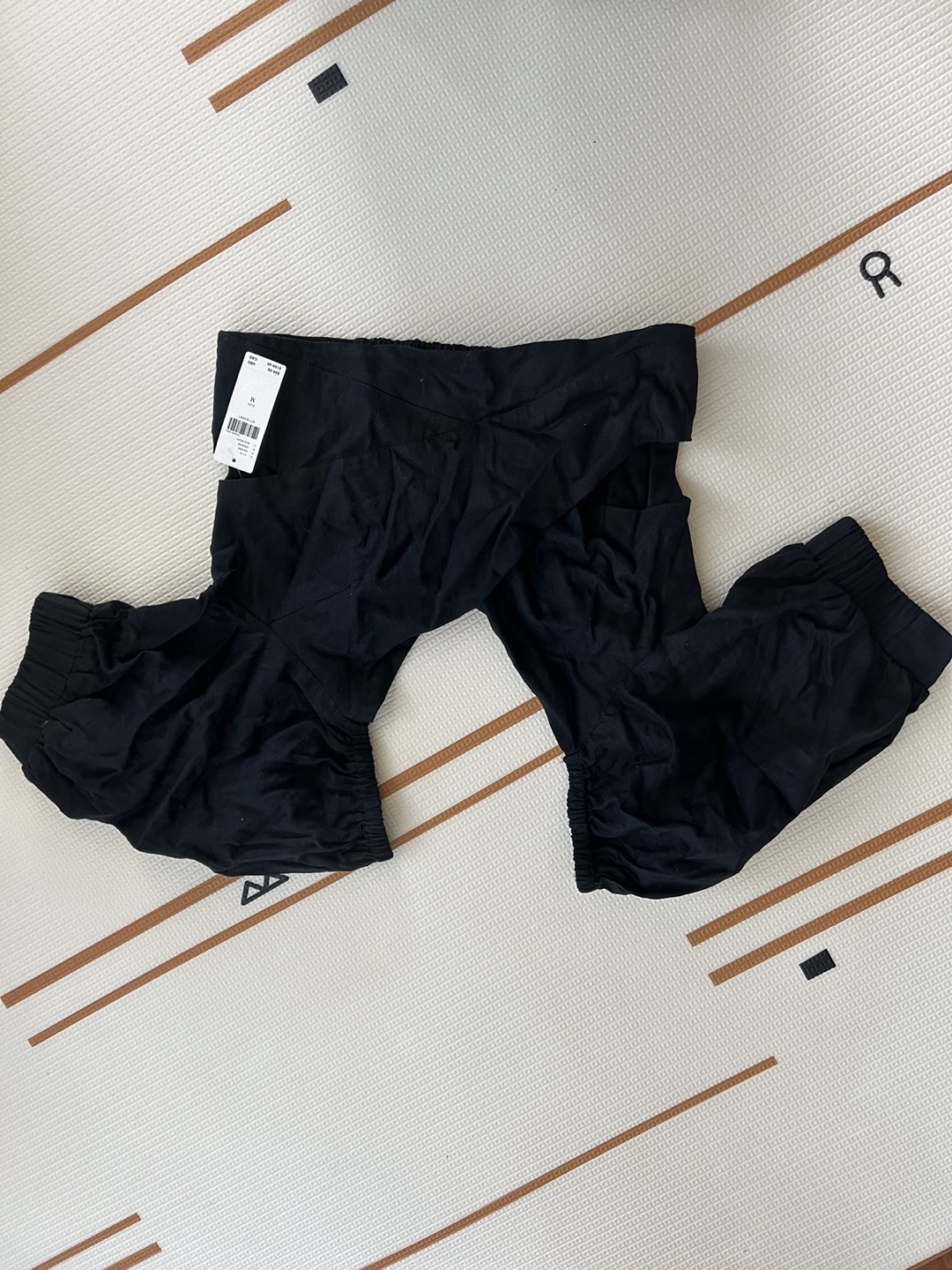 Anthropologie cropped puff sleeve top 🌺 image indicator(2)