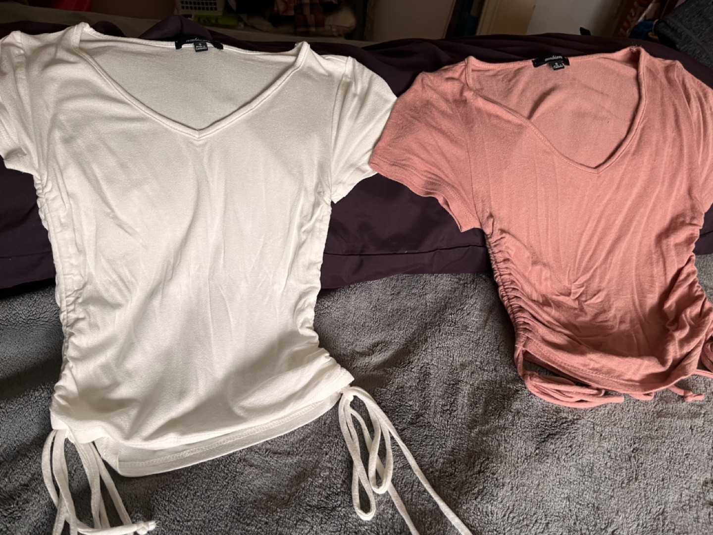 White women’s top w/ FREE pink top image indicator(4)