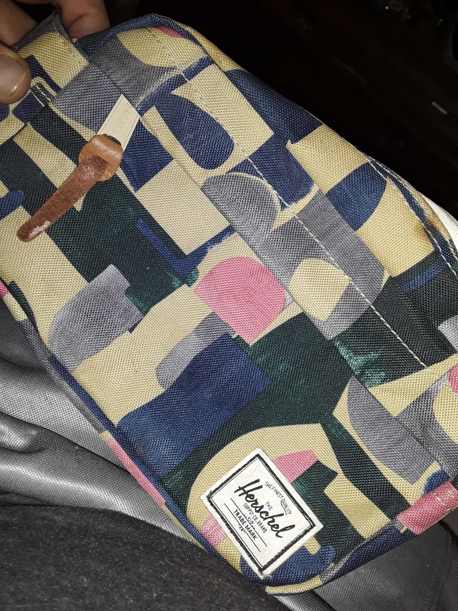 Hershel overnight/toiletry bag brand new never used. thumbnail