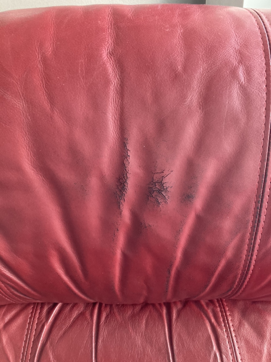 Red leather LAZ-Boy recliner - photo 4