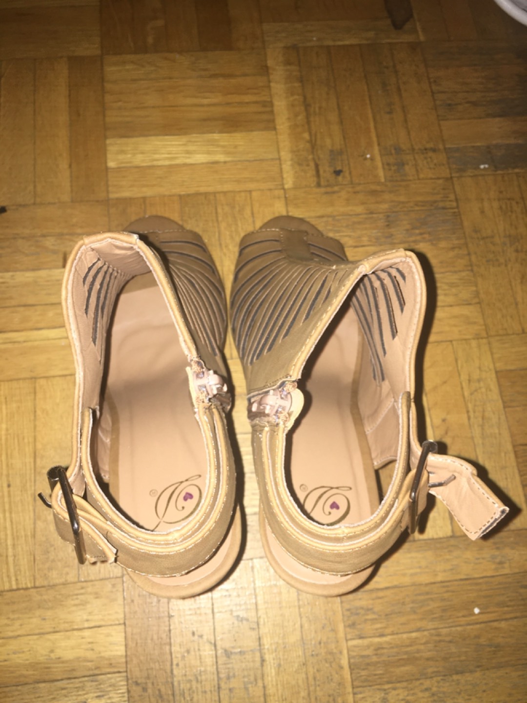 Ladies Shoes thumbnail