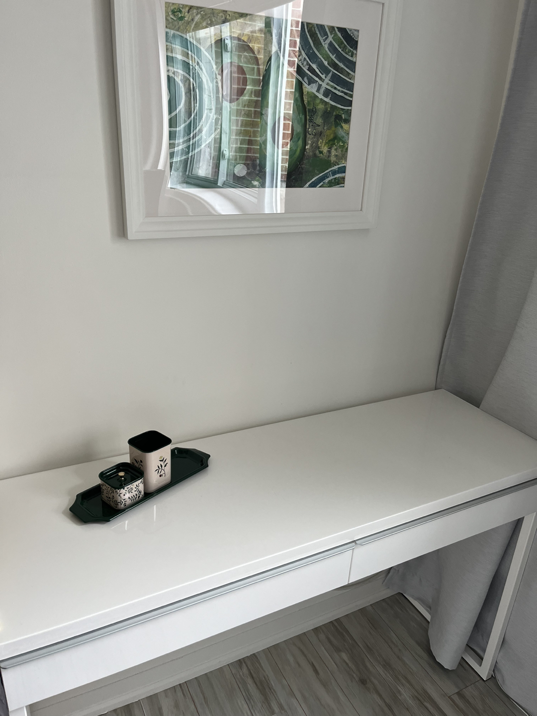 IKEA Besta Burs desk, high gloss white. | Karrot