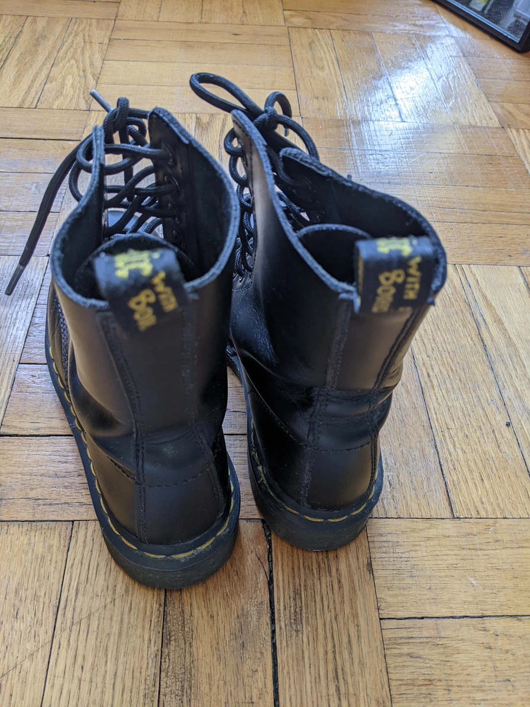 Vintage Dr Martens Size 7 (can fit a Size 8) worn twice - photo 3