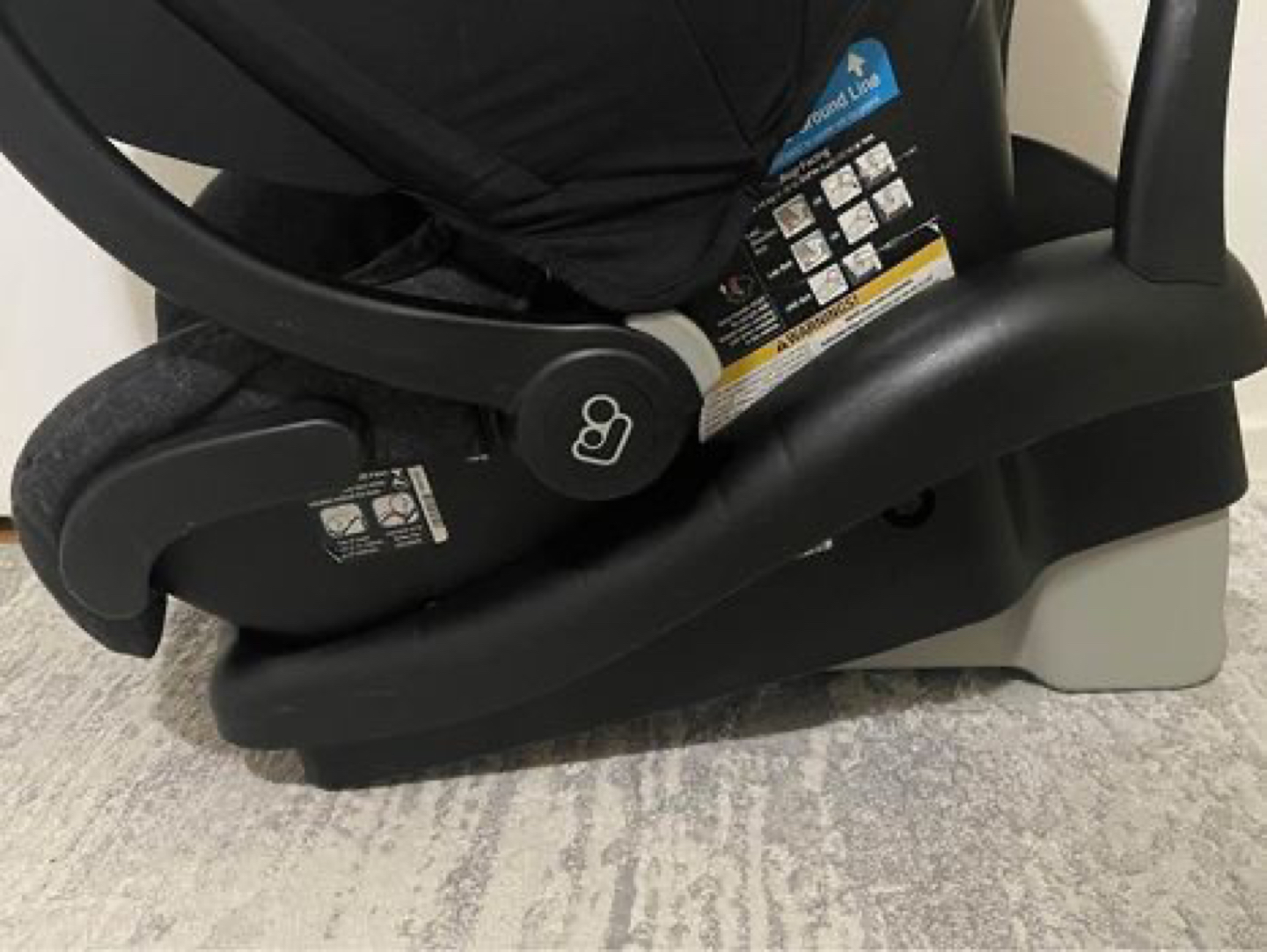 Maxi Cosi car seat thumbnail