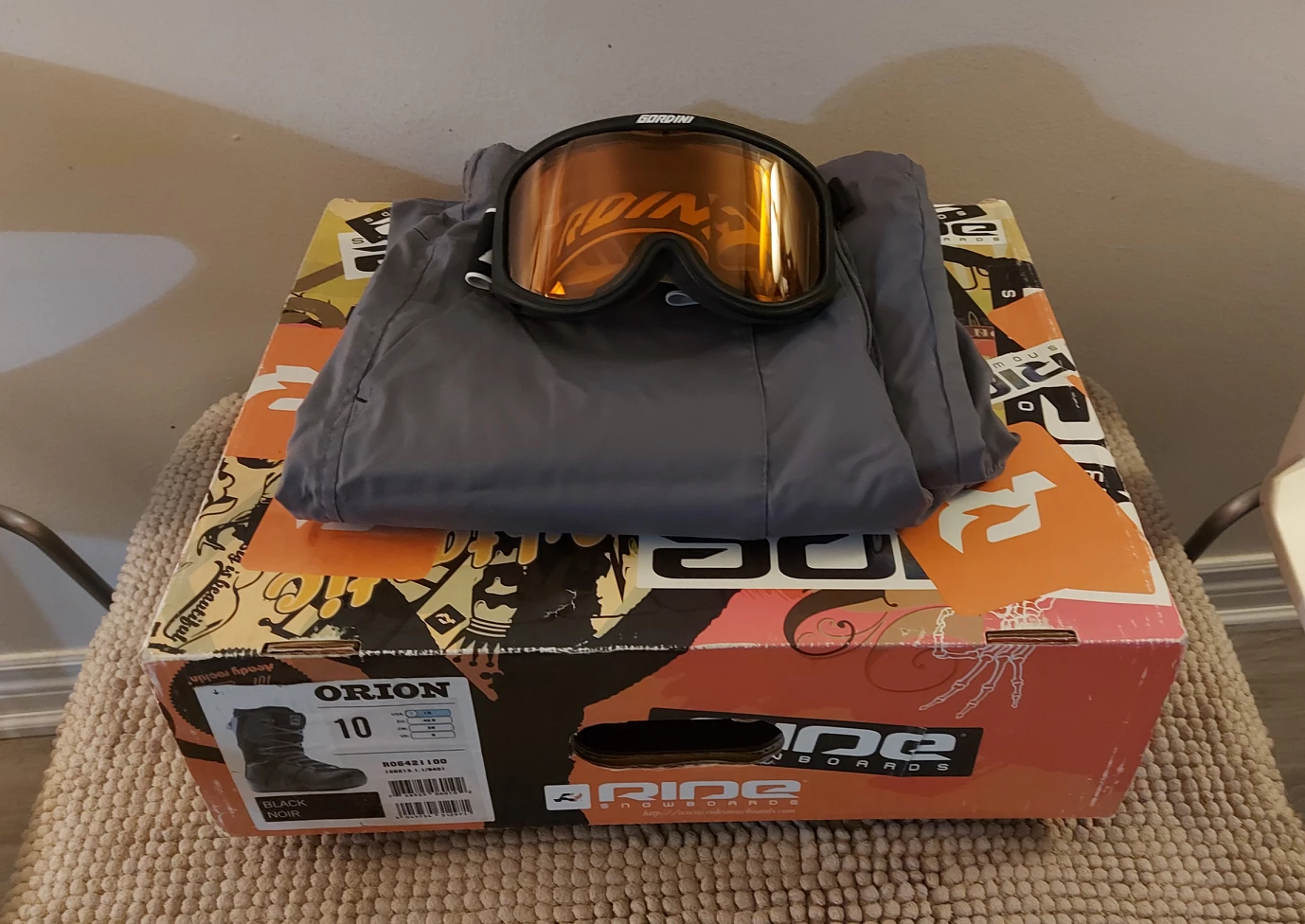 Snowbord Shoes & pants &goggle thumbnail