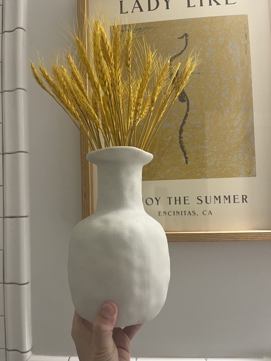 Ceramic vase (can come with dried flowers)