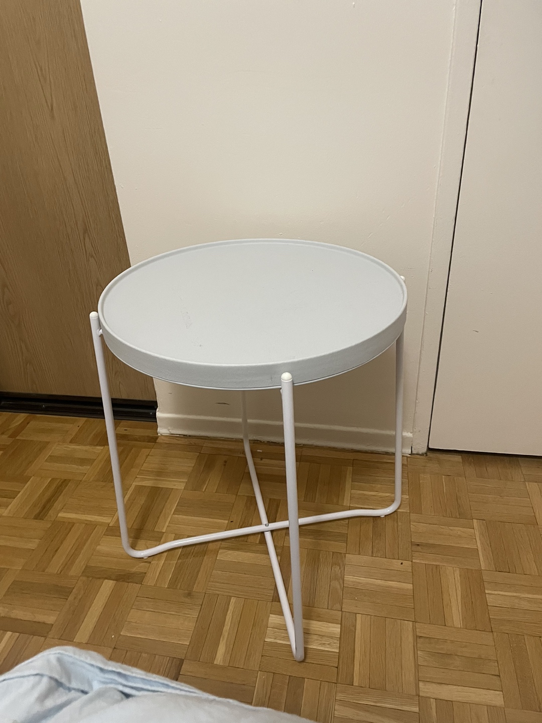 Simple modern Bedside table - photo 2