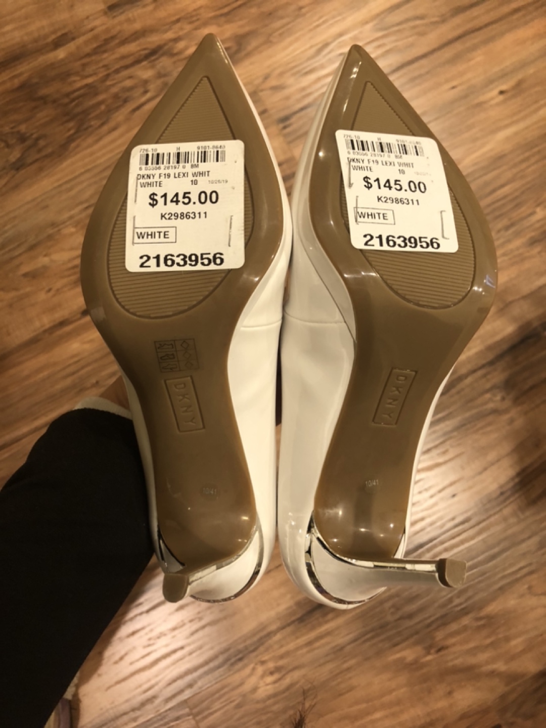 DKNY pumps image indicator(6)