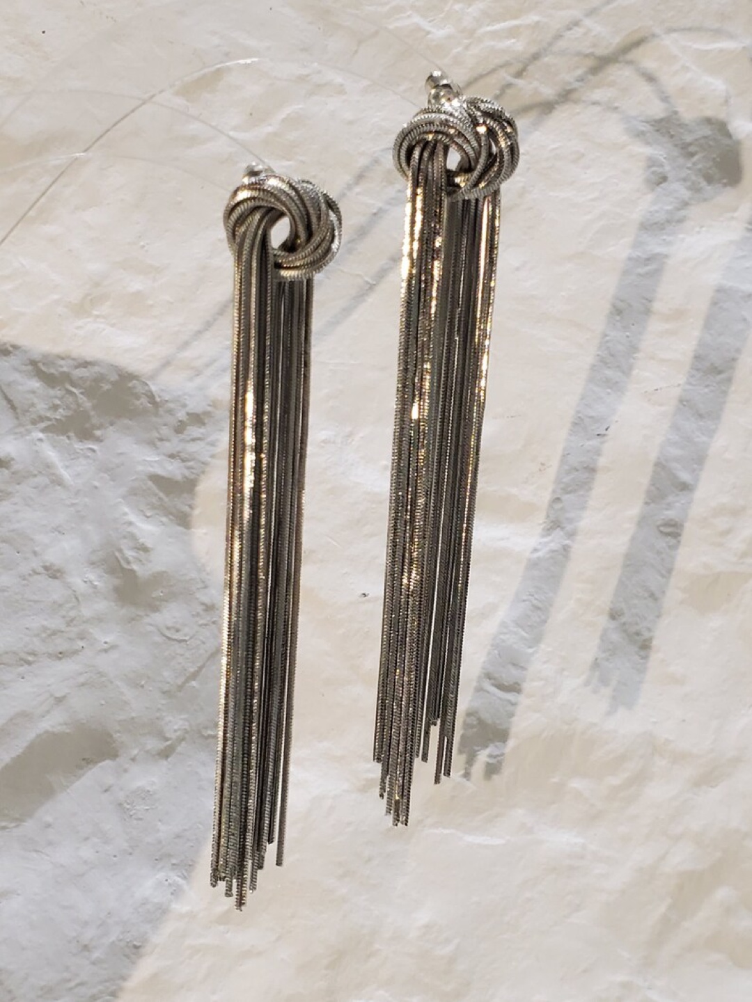 Love Knot Tassel Earrings image indicator(2)