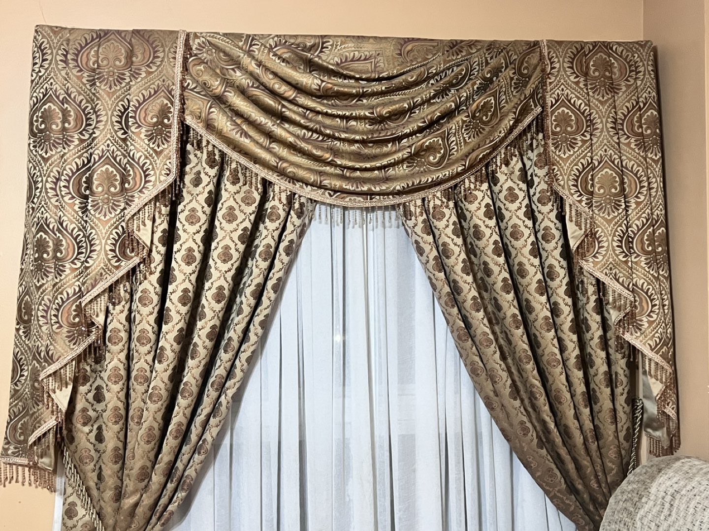 4 sets of Curtains (4 windows)