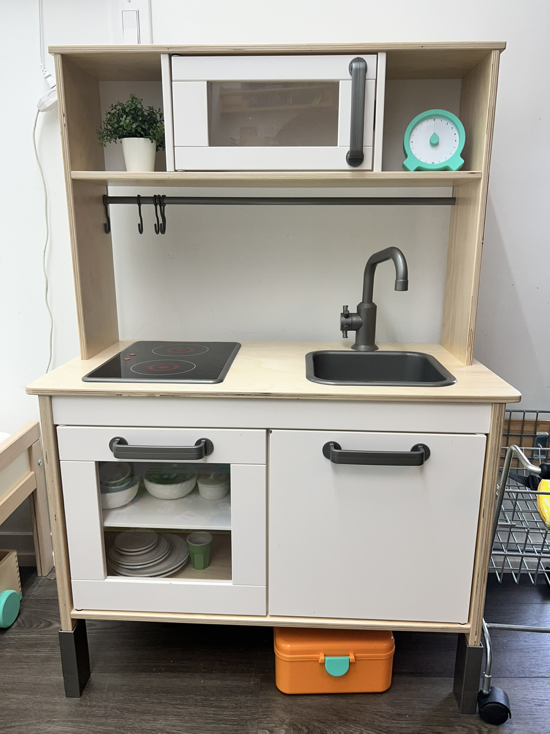 Kids Bedroom Set: Play Kitchen & Toy Storage
