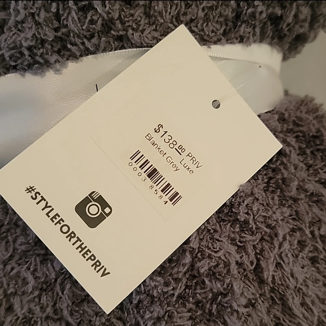 BLANKET OVERSIZED HEAVYWEIGHT THROW NWT, GRAY. - photo 2