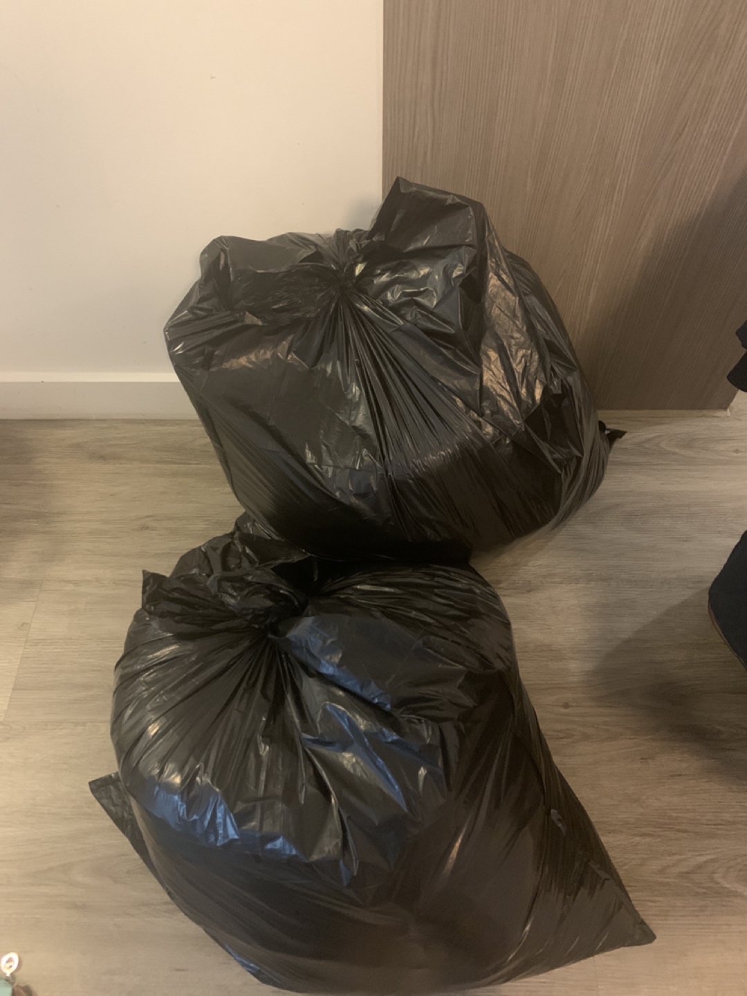 2 big bags full of woman clothes thumbnail