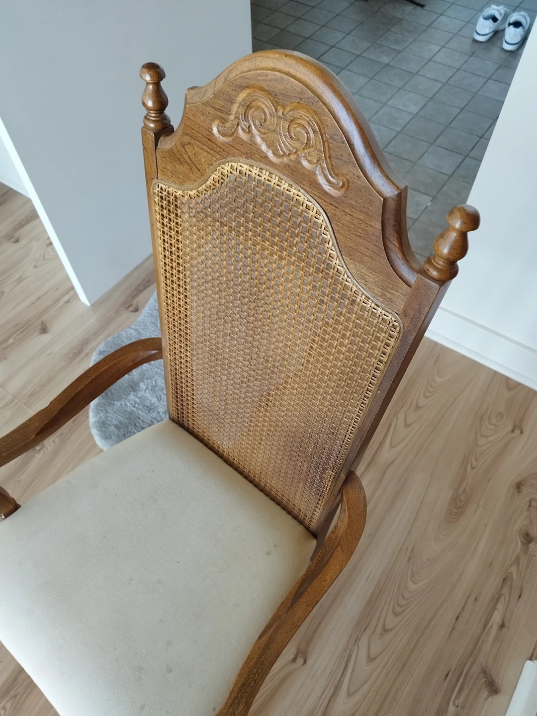 Antique wood chairs - Solid frame in need of a makeover :) image indicator(2)