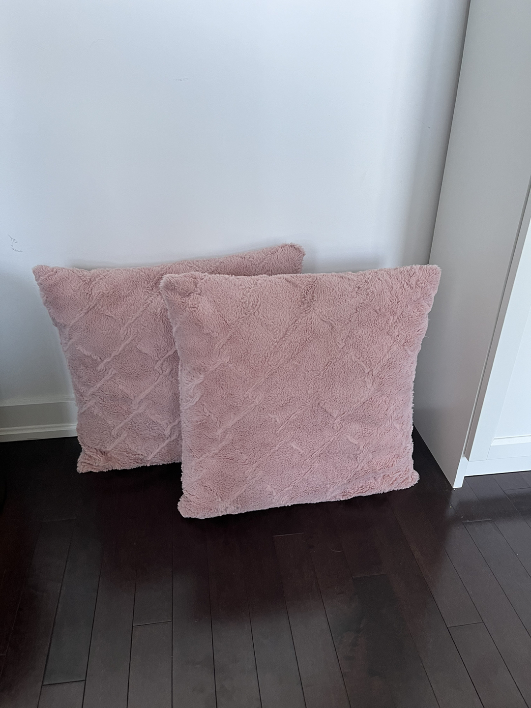 2 large pink square pillows thumbnail