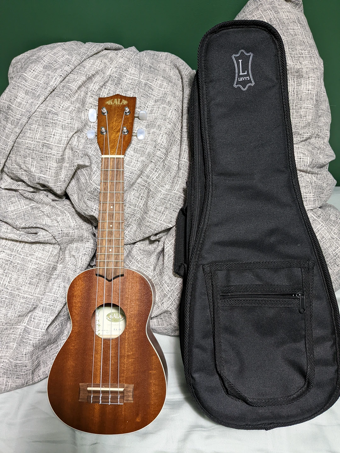 Ukulele thumbnail